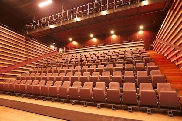 Cinema Islemunda: De theater- en muziekzaal