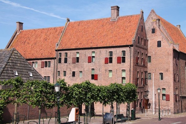 Culinaire Stadswandeling Elburg: Het prachtige oude klooster