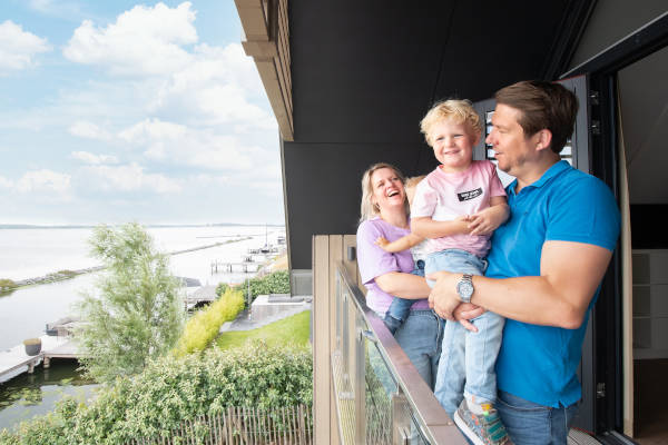 Resort Oesterdam: Met het gezin kijken naar het uitzicht