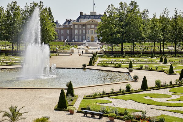 Leer vanalles over de Oranjes van Nederland en verrijk je met nieuwe informatie over het koninklijk huis