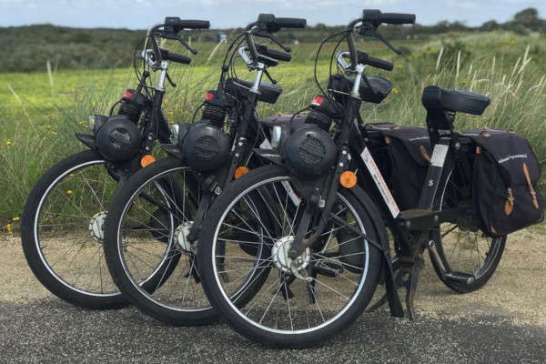 Solex verhuur Goeree Overflakkee: E-scooters op het strand