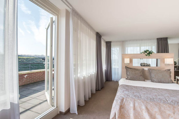 Fletcher Wellness-Hotel Kamperduinen: Luxe kamer met balkon