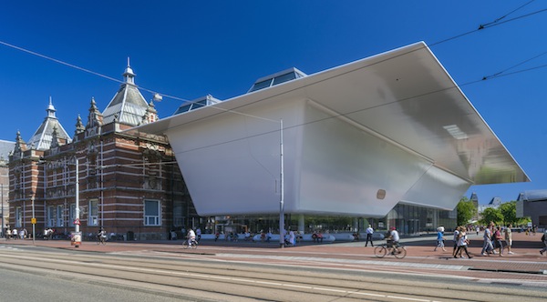 Stedelijk Museum Amsterdam: Stedelijk Museum origineel gebouw (A.W. Weissman, 1895) en nieuw gebouw door Benthem Crouwel Architects