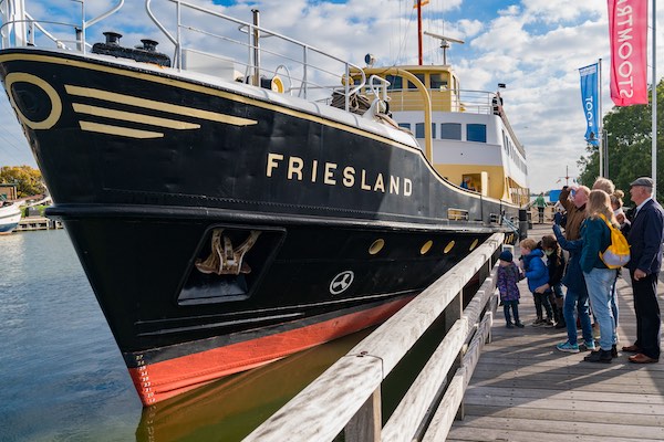 De Friesland zal je varen over het IJsselmeer