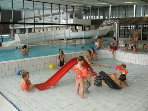 Zwembad Sterrenbad: Het peuterbad met glijbaan