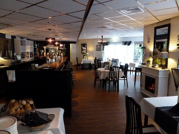 Espressobar & Lunchroom Het Wedde: Overzicht tafels en bar