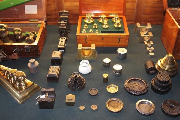 Weegschaalmuseum Naarden: Wegen en gewichten collectie