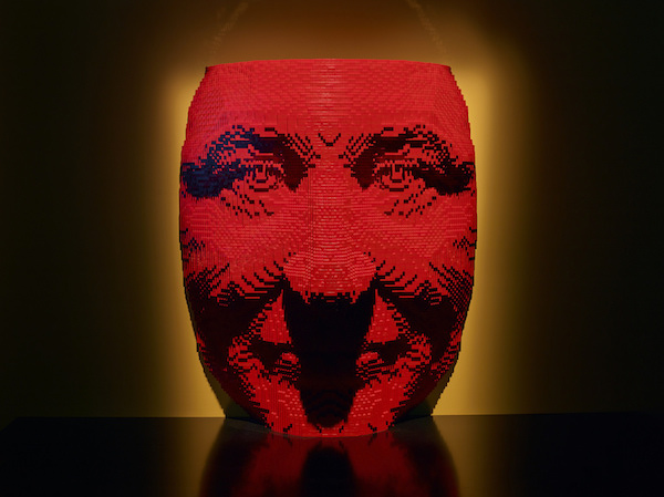 Amsterdam Expo: The Art of the Brick rood portet