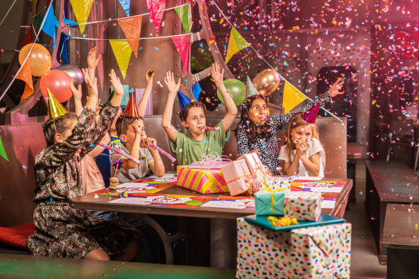 Kinderfeestje met confetti