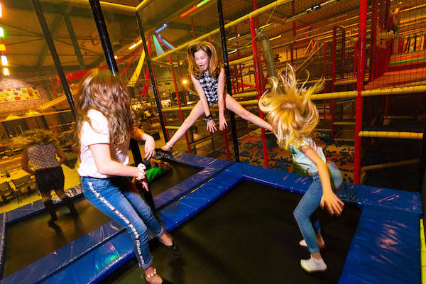 Plezier op de trampoline