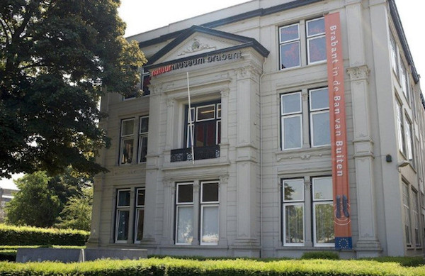 Buitenkant van het museum