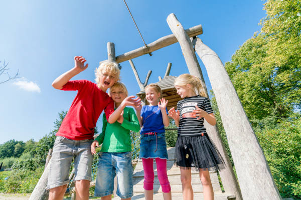 Kinderen spelen buiten