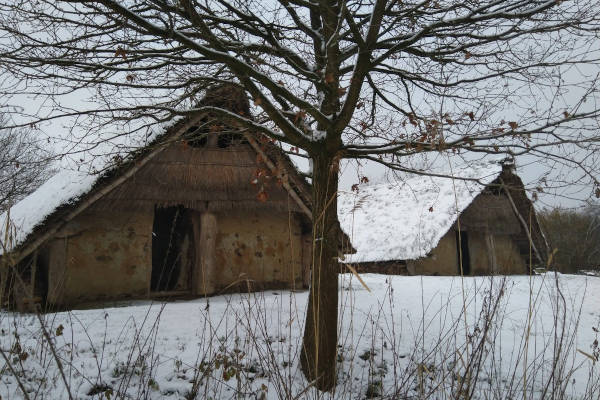De hutten in de sneeuw