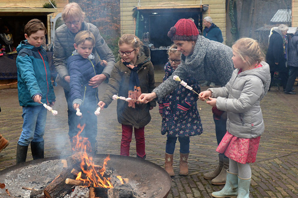 Feest van Licht Marshmallows roosteren