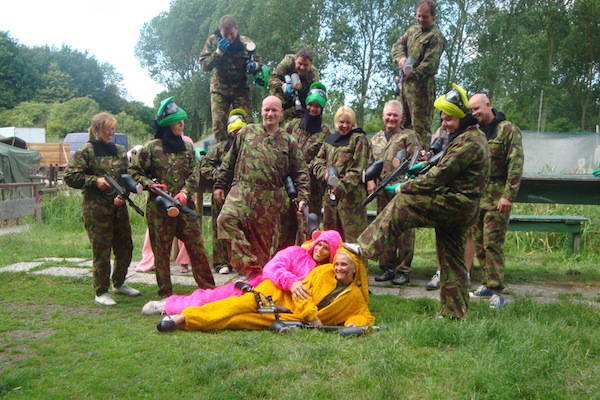 Paintball Flevoland: Durf jij het bunny pak aan te trekken?