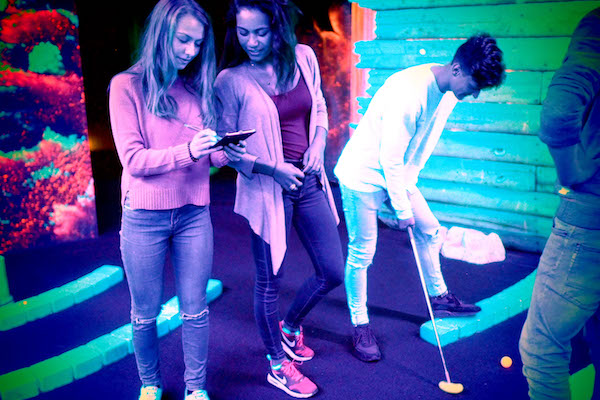 Powerzone Amsterdam: Versla je vrienden met een potje midgetgolf