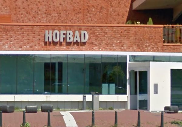 Zwembad het Hofbad: Entree en logo