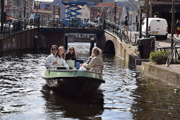 Zelf varen door Leiden
