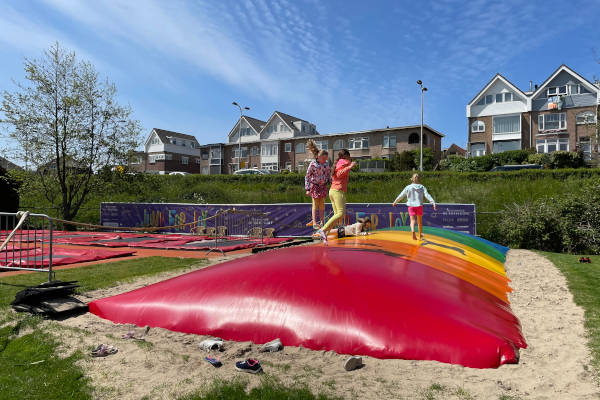 Adventure Park De RollyGolf: Airkussen trampoline