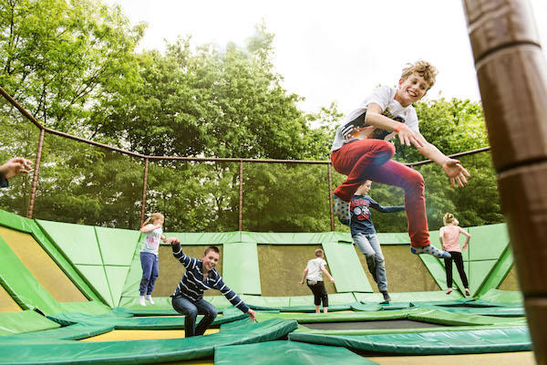 Duinoord: Springen op de bounce trampolines