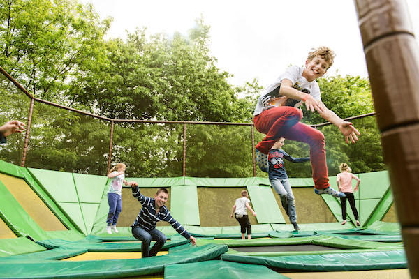 Springen op de bounce trampolines