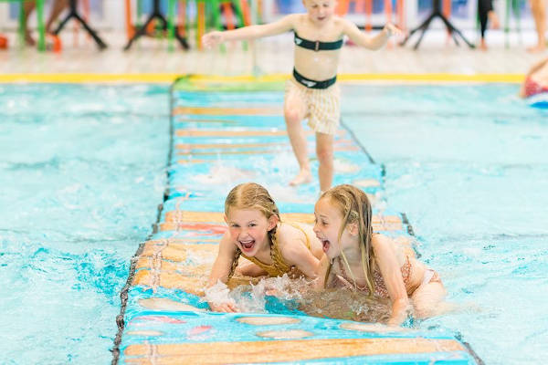 Zwembad De Kuil: Lopen over de mat