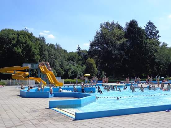 Waterpret in het recreatieve bad