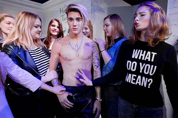 Zie en voel Justin Bieber in Madame Tussauds