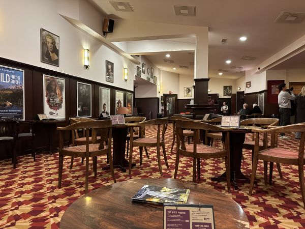 Trianon: Tafels en stoelen