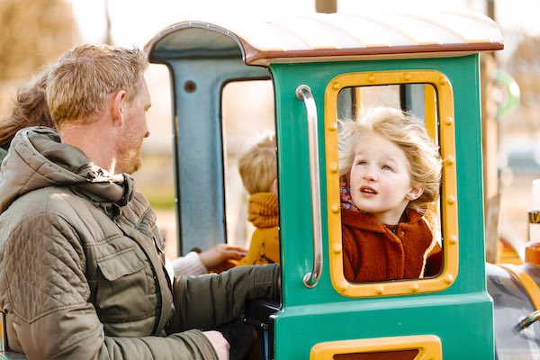 Speelpark Sanjes Safari: Meisje in de trein