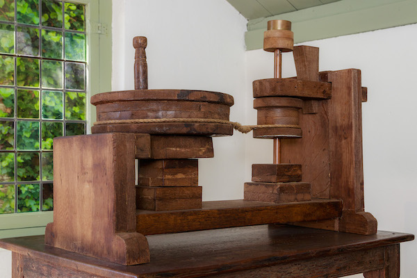 Museum Het Spinozahuis: Leer over het leven van Spinoza als lenzen-slijper