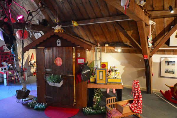Klein houten huisje