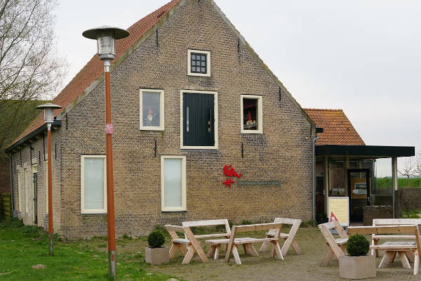 Voorkant van het museum