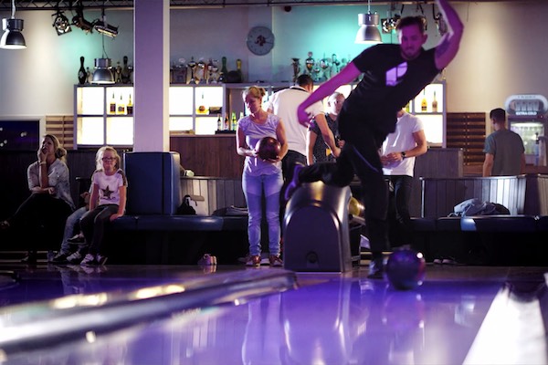 Speel een spannende pot bowlen tegen je vrienden, vriendinnen en familie