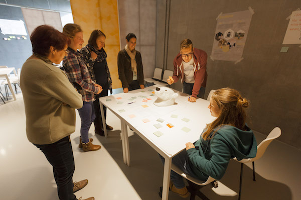 Analyseer en brainstorm bij Cube Design Museum