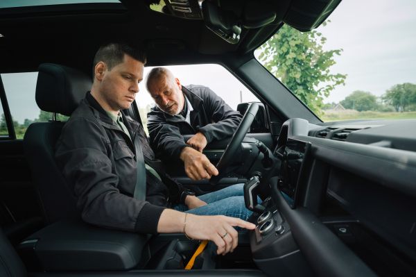 Instructies geven in de auto