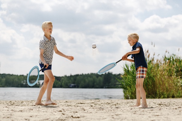 Beach badminton