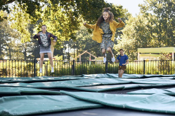 Speelland Beekse Bergen: Trampoline springen