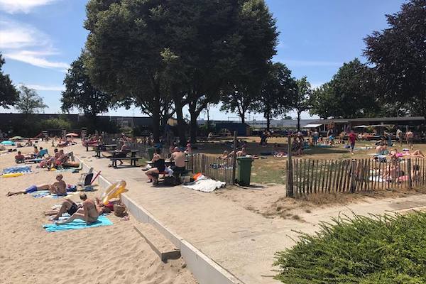 Strandbad Rauwbraken: Lekker zonnen of een boekje lezen