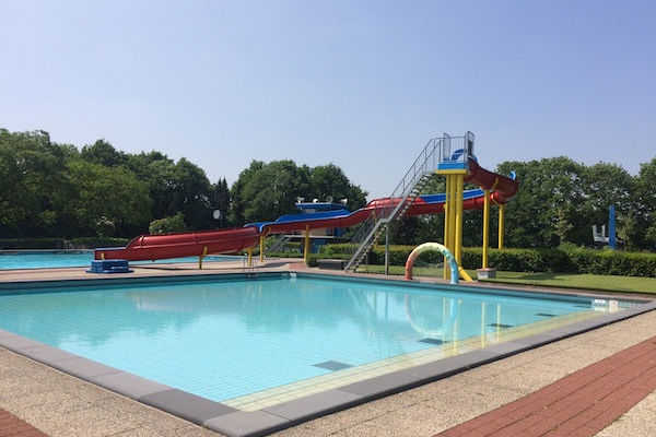 Zwembad Zidewinde: Waterpret voor jong en oud