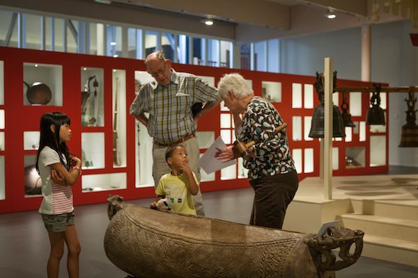 Met opa en oma naar het museum