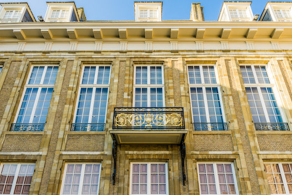 Het Markiezenhof : Gevel bij de Franse tuin