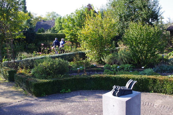 Wandel door de tuin