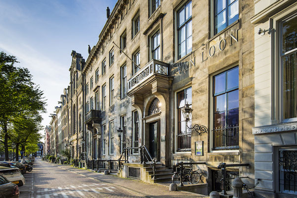 Het museum ligt in het hart van de Amsterdamse grachtengordel