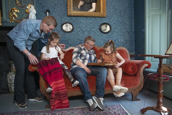 Speel samen spelletjes in de speelkamer
