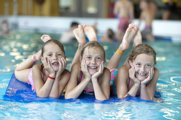 Zwembad Klein Vink: Eindeloze waterpret in het overdekte zwembad