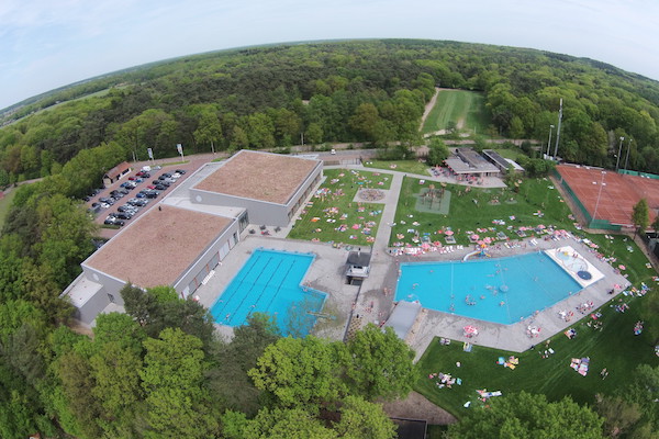 Zwembad De Vijf Heuvels: Overzicht vanuit de lucht
