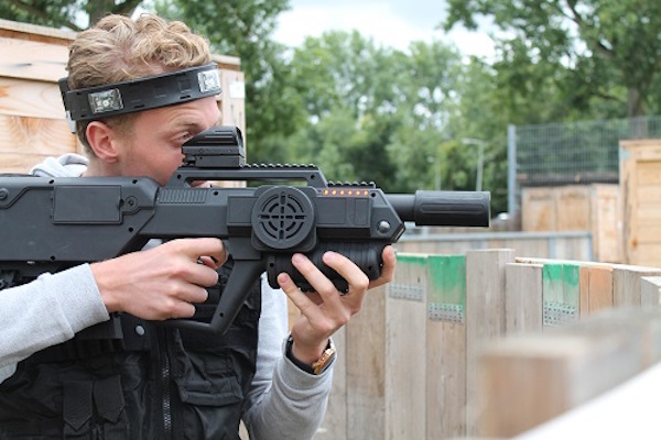 Laser Game Amsterdam: Schieten en weer schuilen