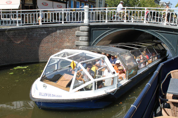 Willem de Zwijger onder de brug door