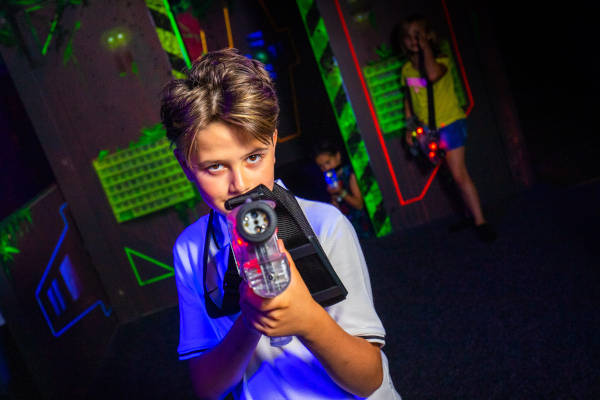 Kinderen aan het lasergamen